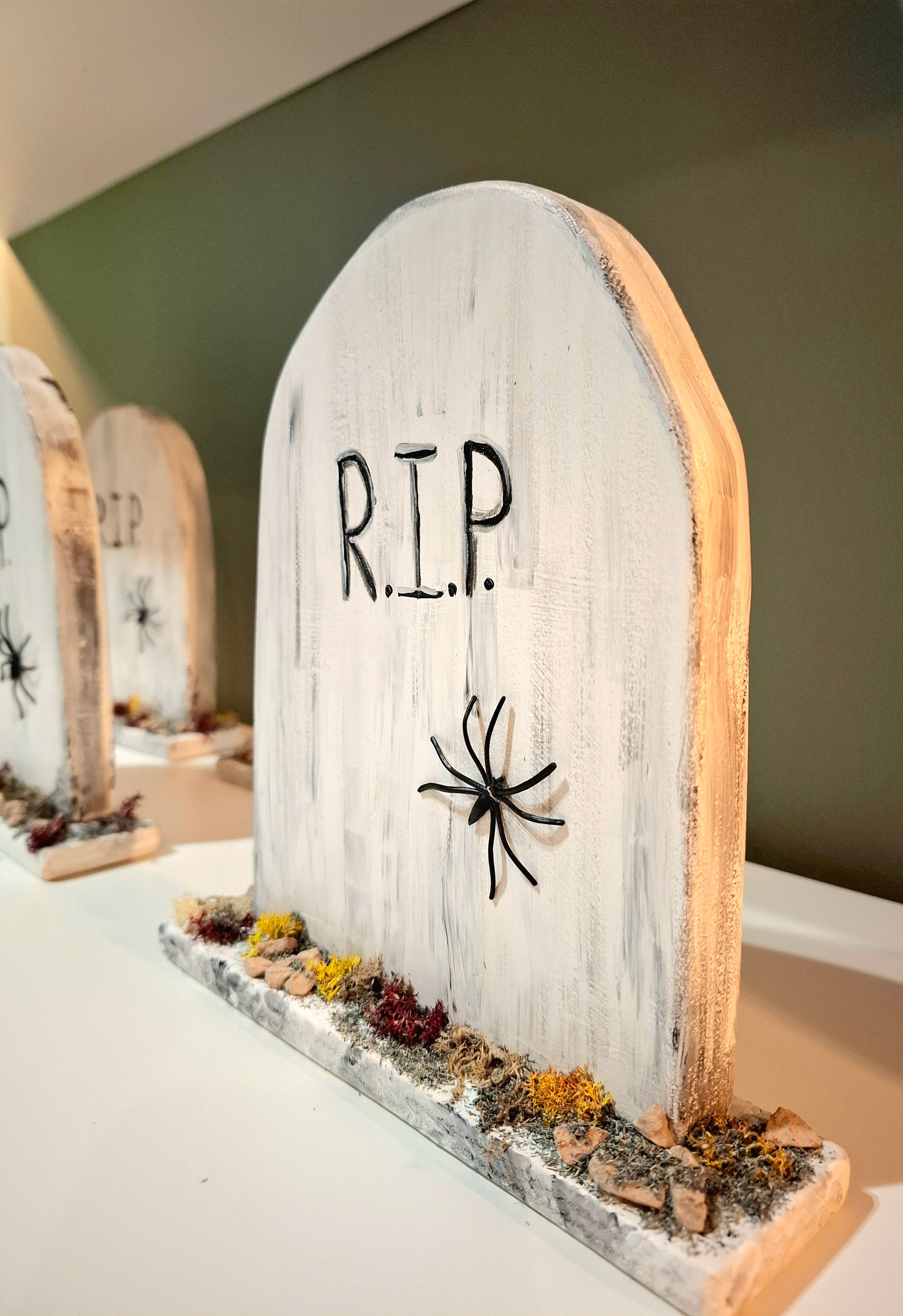 R.I.P Gravestone- Halloween Deco