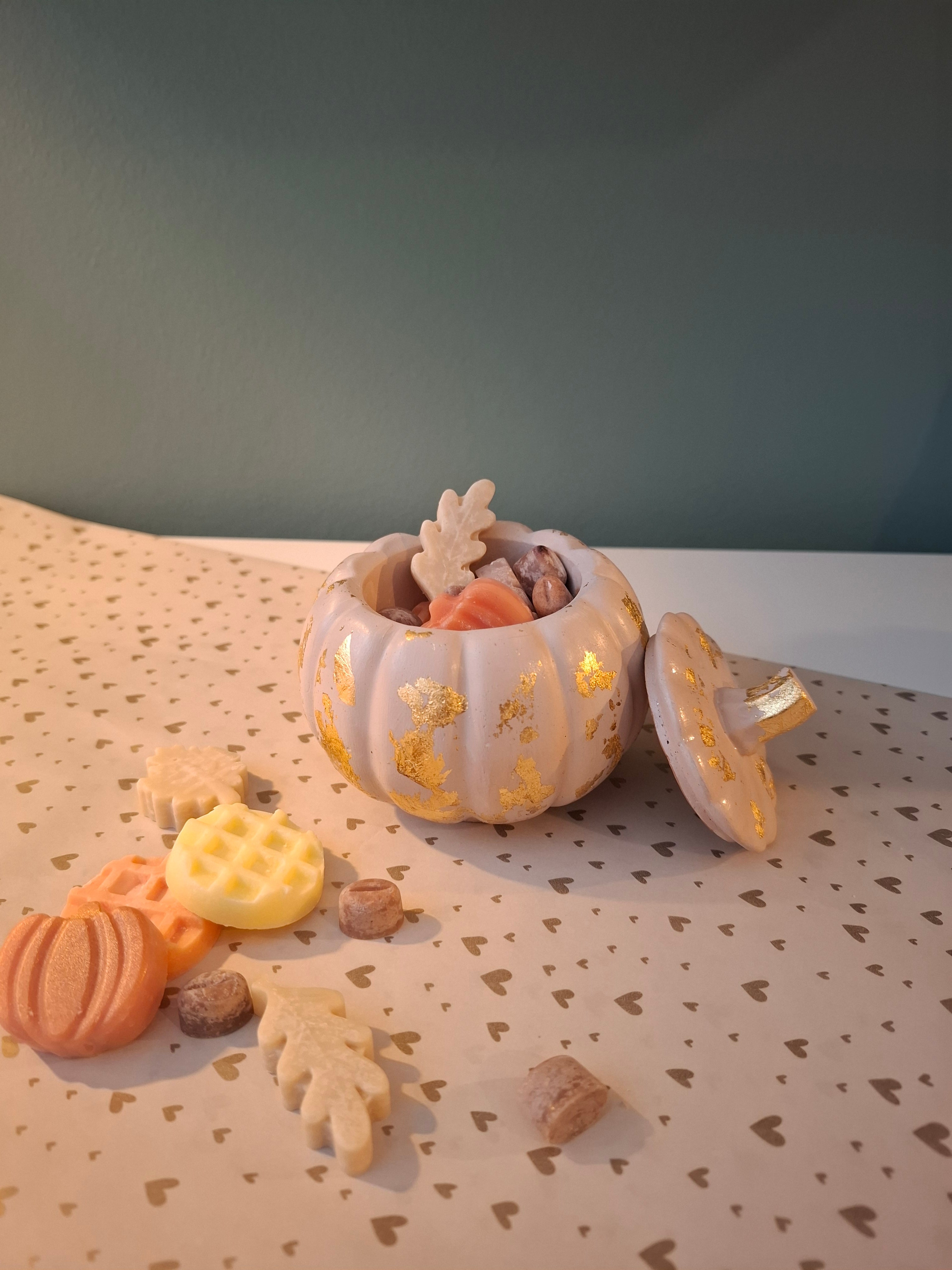 ΒΑΖΑΚΙ ΚΟΛΟΚΥΘΑ  με WAX MELTS -