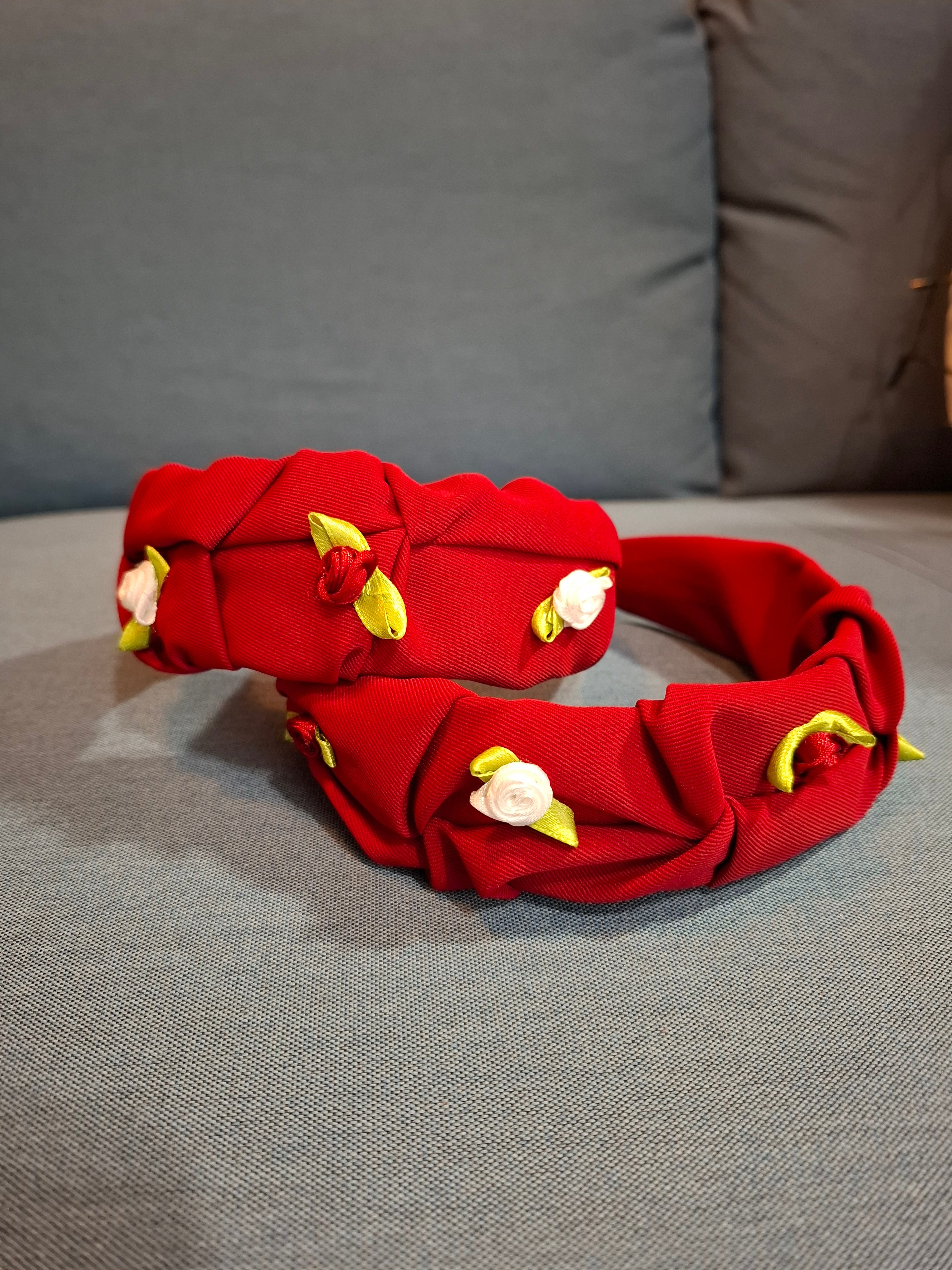 ΒΥΣΣΙΝΗ ΣΤΕΚΑ ΜΕ ΛΟΥΛΟΥΔΑΚΙΑ