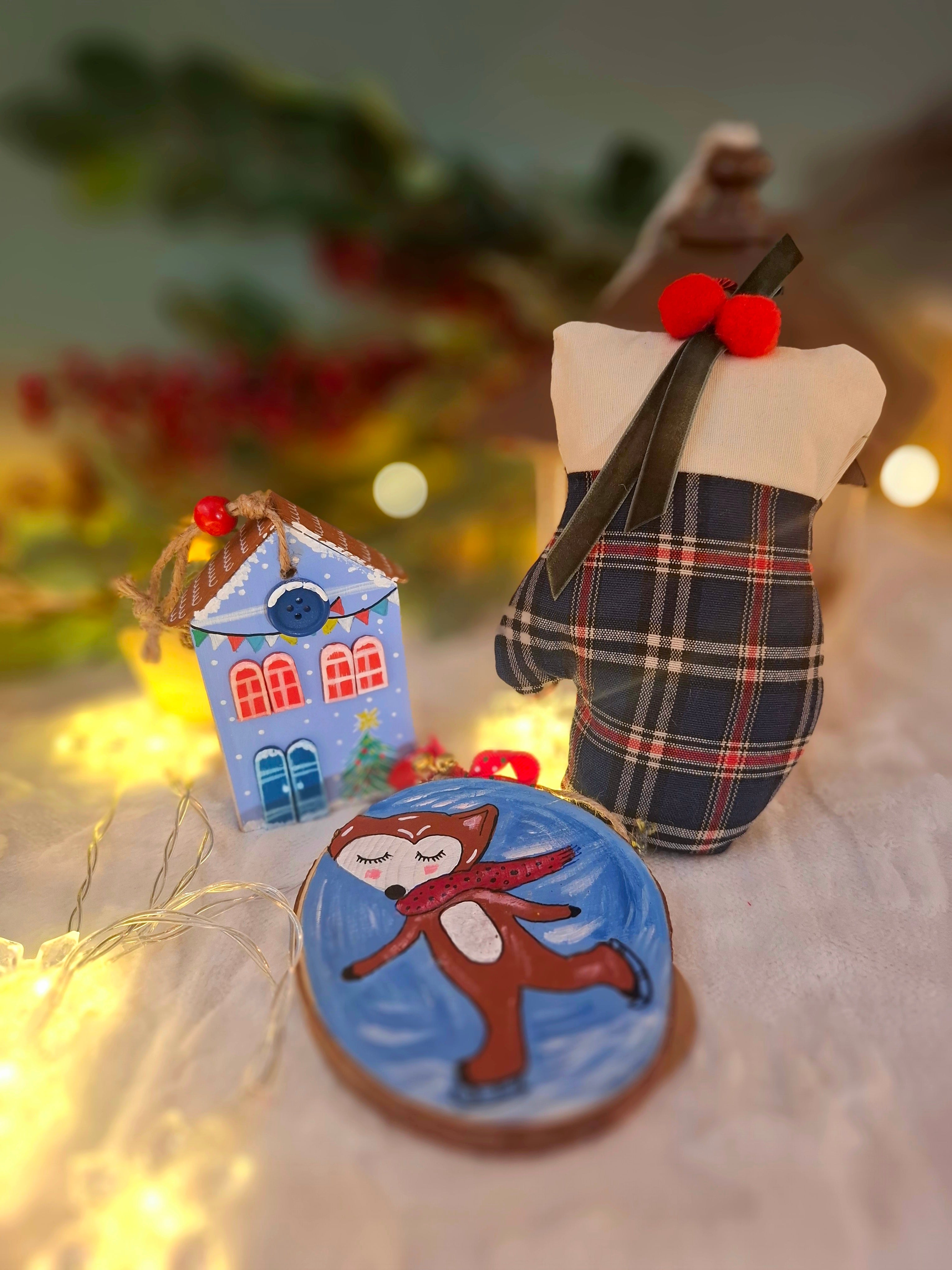 ΣΕΤ ΤΡΙΩΝ ΧΡΙΣΤΟΥΓΕΝΝΙΑΤΙΚΩΝ ΣΤΟΛΙΔΙΩΝ