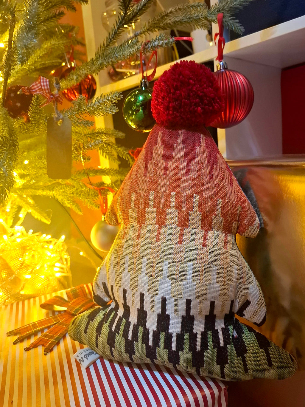 ΧΡΙΣΤΟΥΓΕΝΝΙΑΤΙΚΟ ΔΕΝΤΡΑΚΙ ΙΚΑΤ