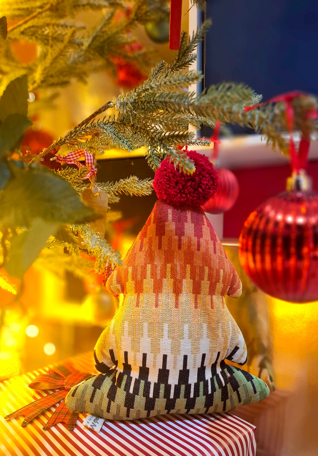 ΧΡΙΣΤΟΥΓΕΝΝΙΑΤΙΚΟ ΔΕΝΤΡΑΚΙ ΙΚΑΤ