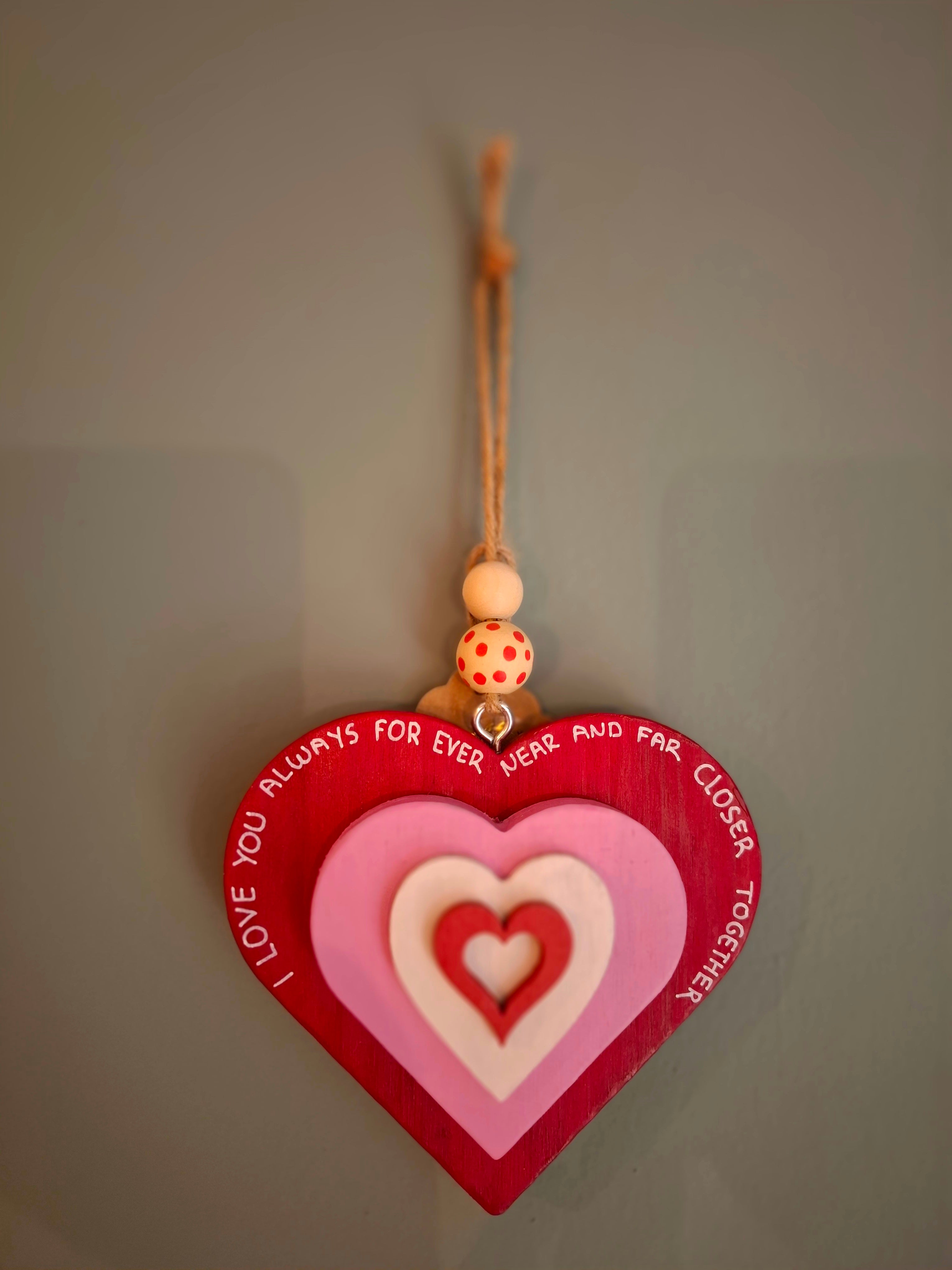 ΞΥΛΙΝΗ ΚΡΕΜΑΣΤΗ ΚΑΡΔΙΑ