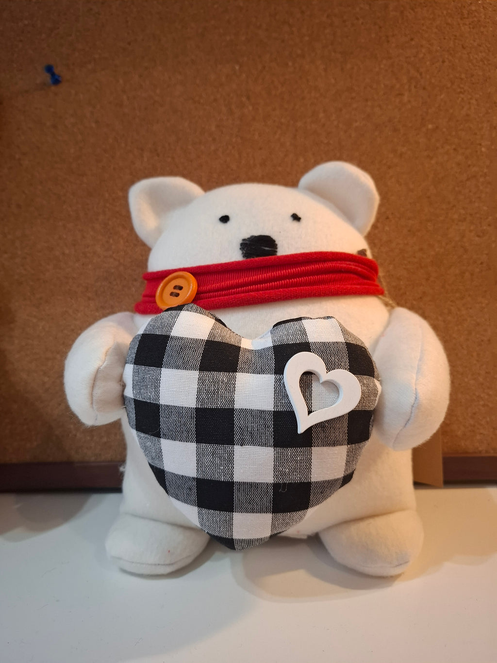 ΑΡΚΟΥΔΟΣ ΜΕ ΚΑΡΔΟΥΛΑ ΑΓΚΑΛΙΑ