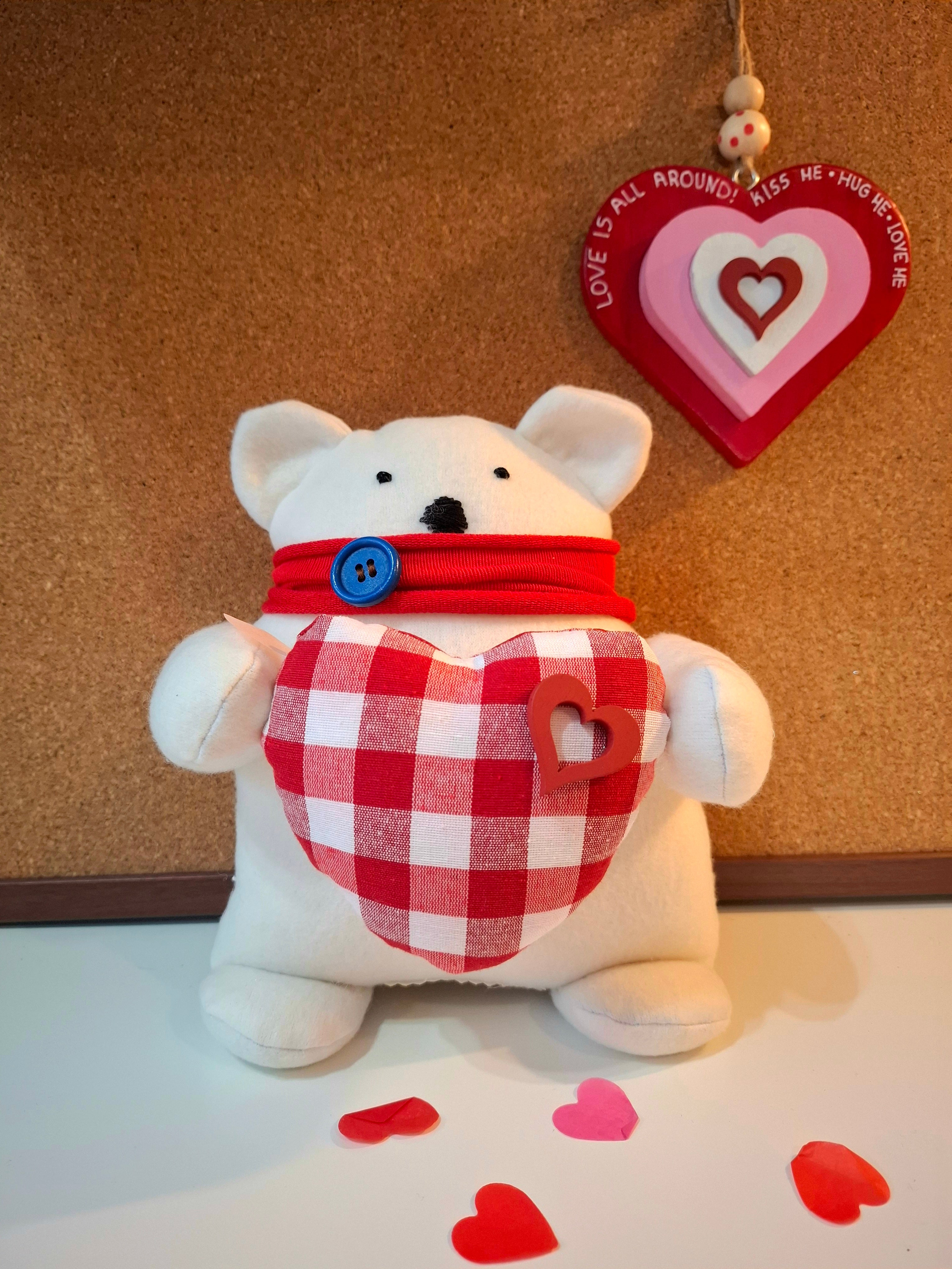 ΑΡΚΟΥΔΟΣ ΜΕ ΚΑΡΔΟΥΛΑ ΑΓΚΑΛΙΑ