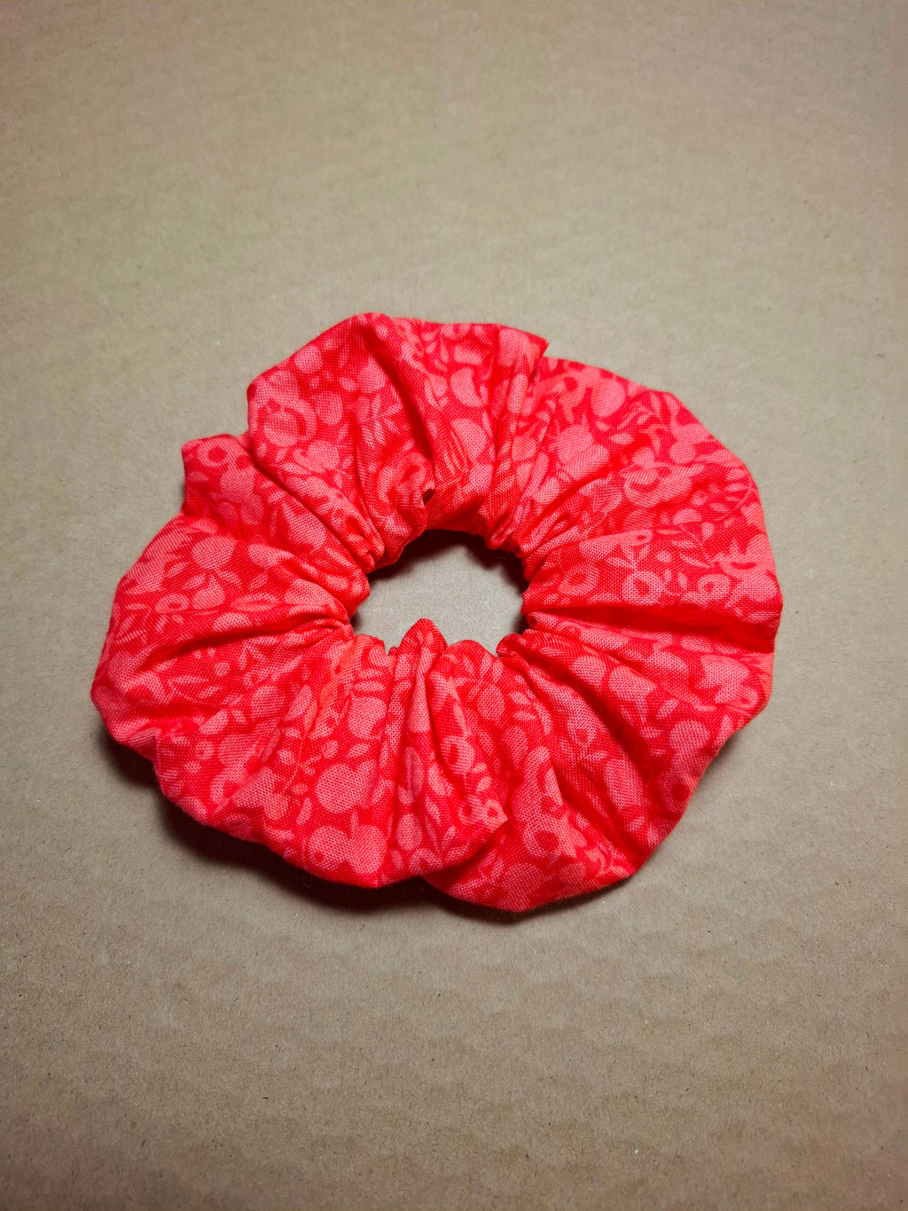 SCRUNCHIE HAIR TIE