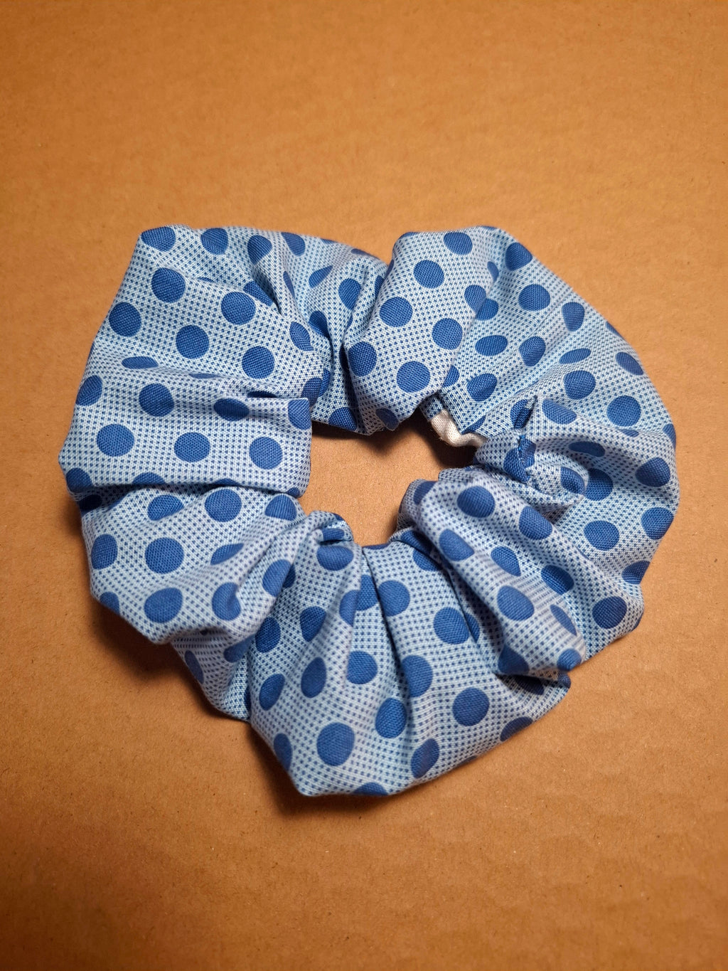 SCRUNCHIE HAIR TIE