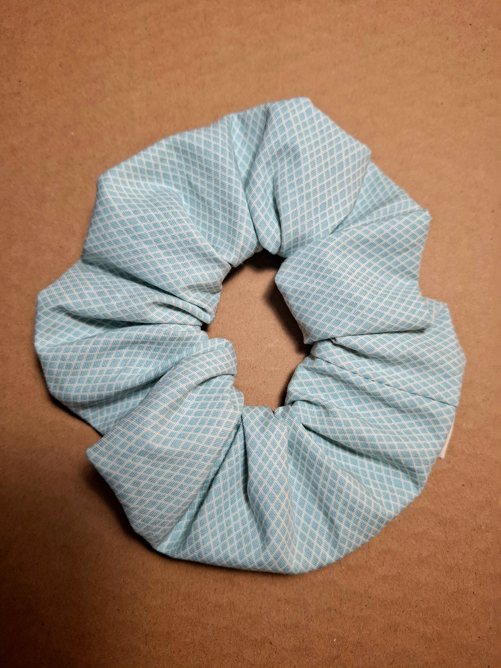 SCRUNCHIE HAIR TIE