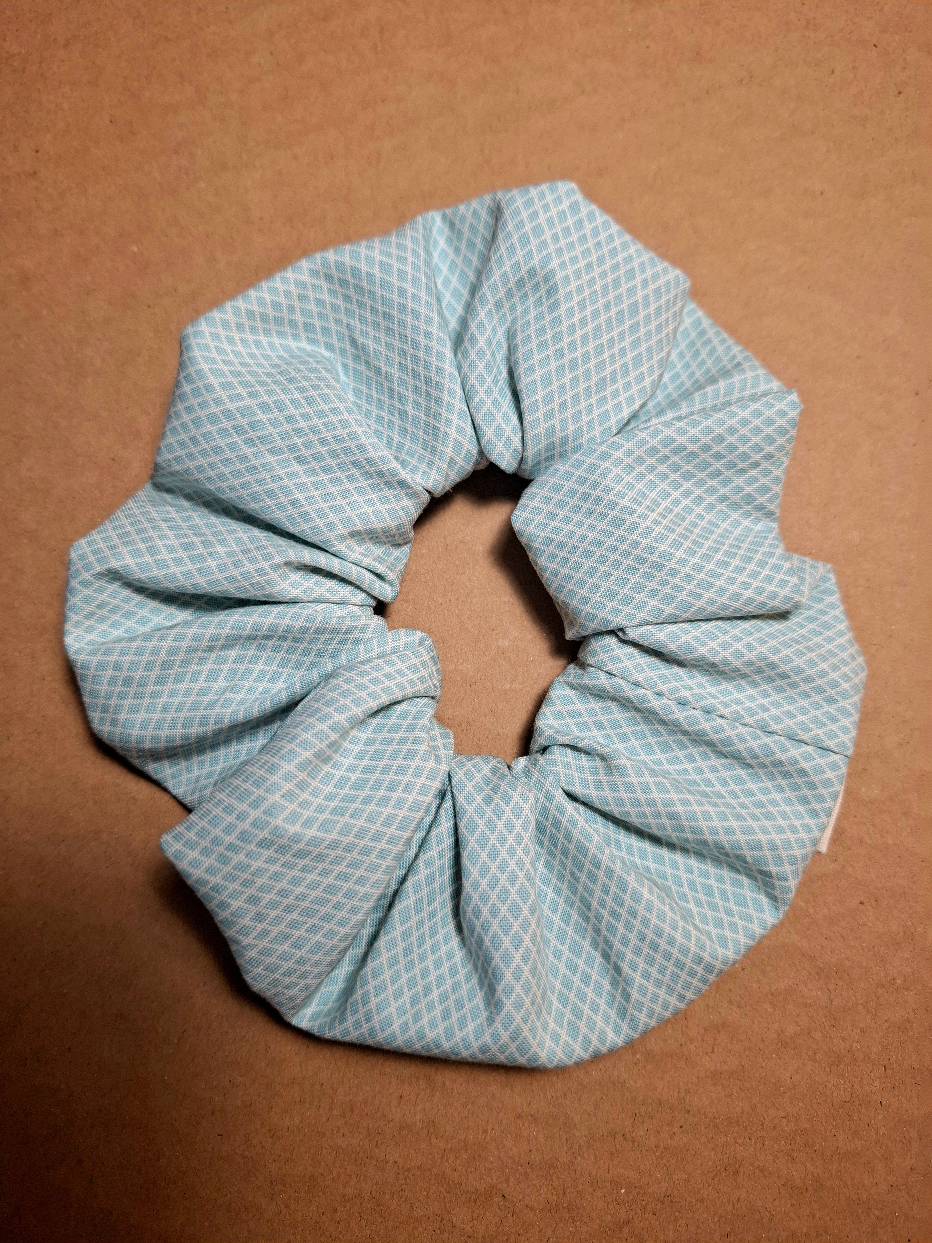 SCRUNCHIE HAIR TIE