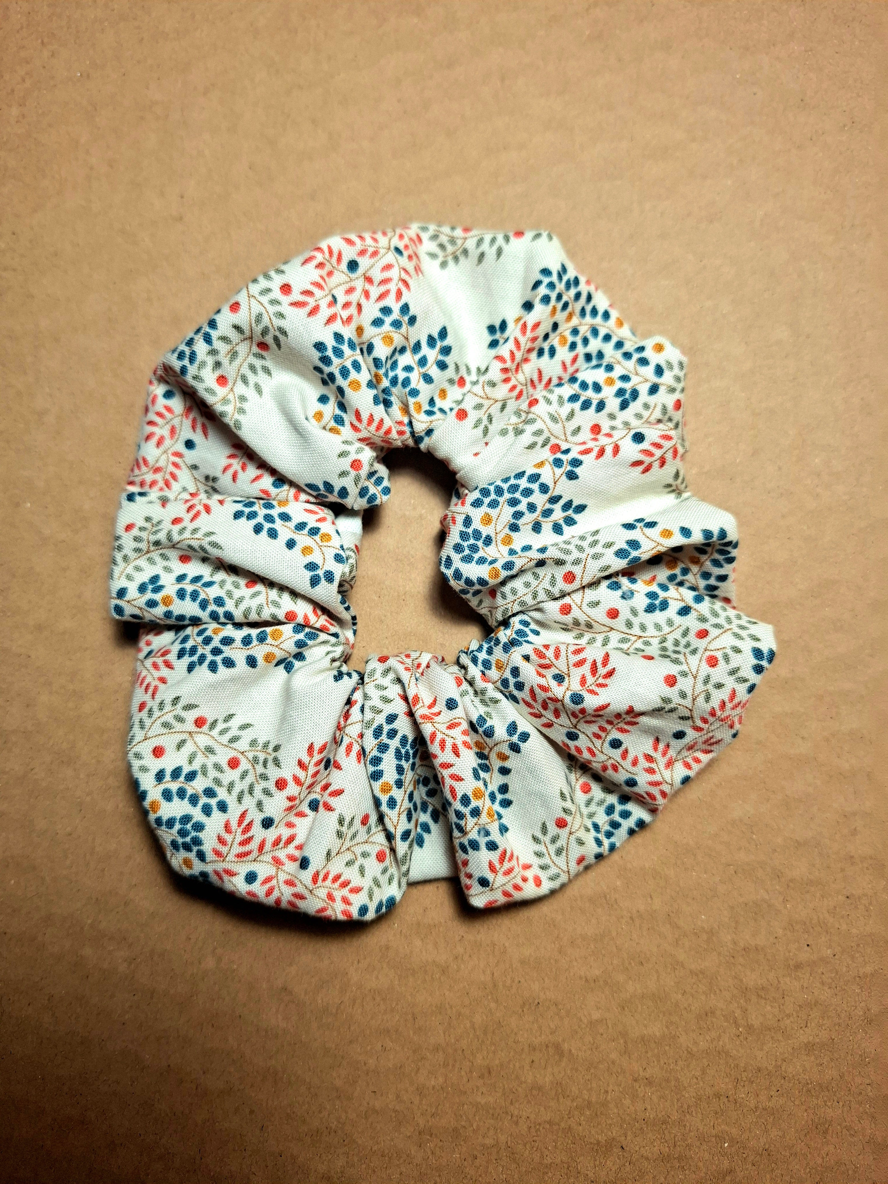 SCRUNCHIE HAIR TIE