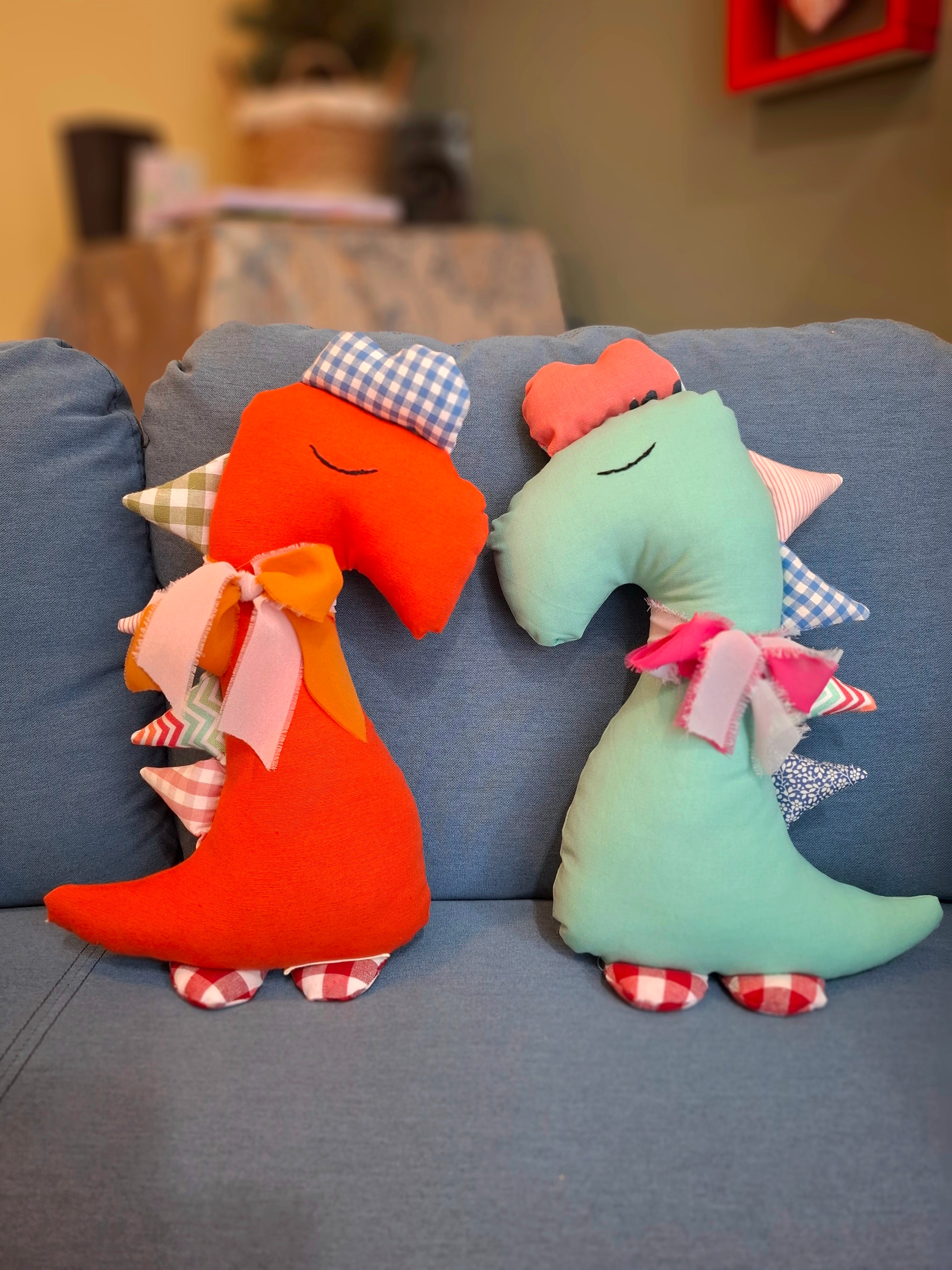 ΥΦΑΣΜΑΤΙΝΟ ΔΕΙΝΟΣΑΥΡΑΚΙ ΜΑΞΙΛΑΡΙ 45cm