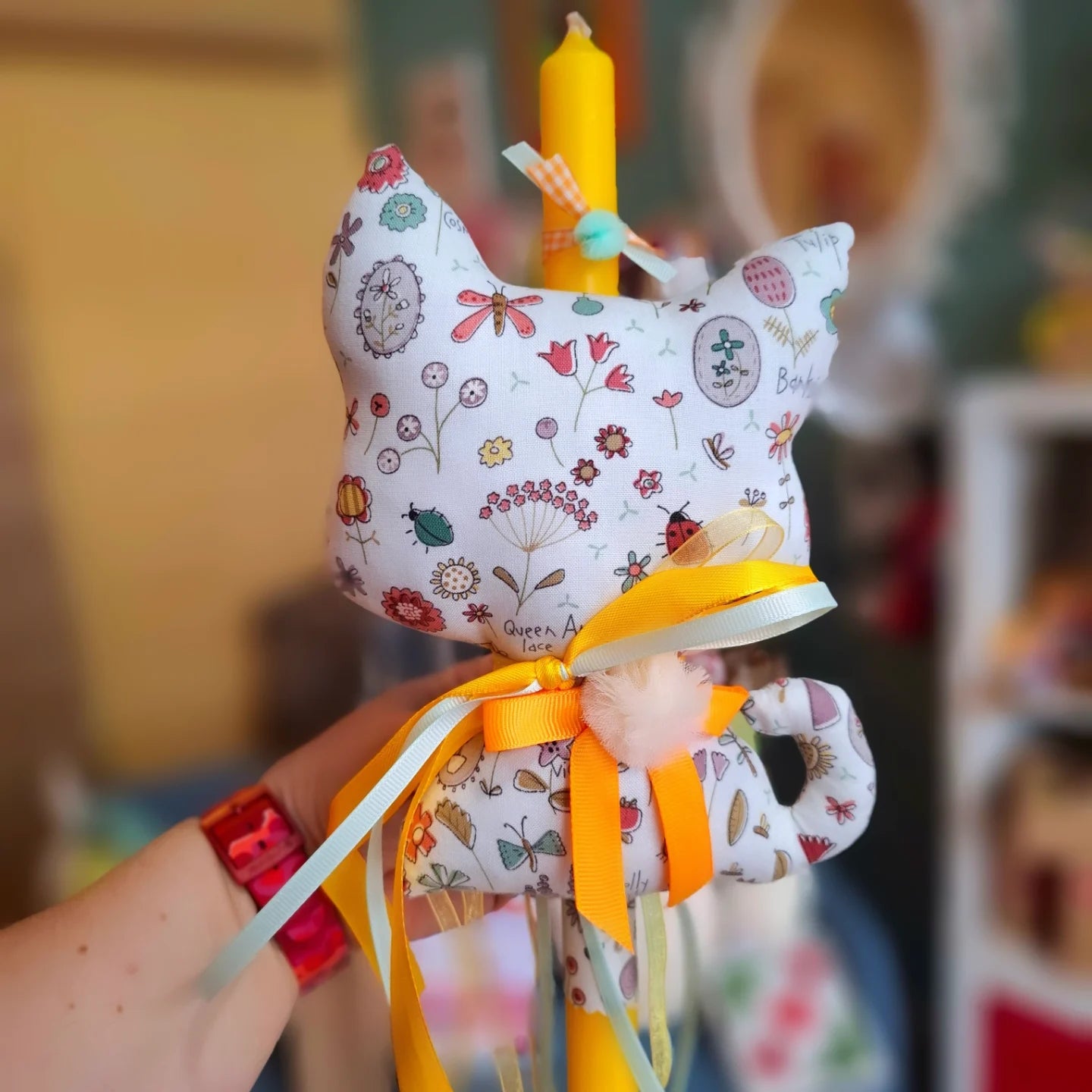 ΛΑΜΠΑΔΑ ΜΕ ΥΦΑΣΜΑΤΙΝΗ ΓΑΤΟΥΛΑ