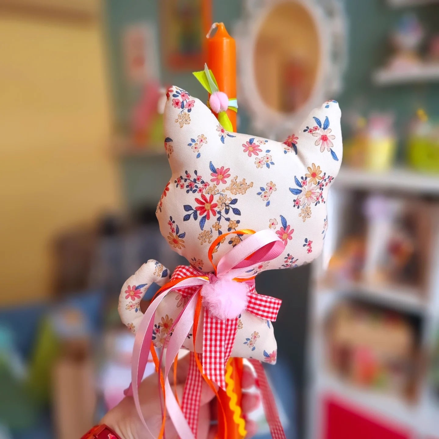 ΛΑΜΠΑΔΑ ΜΕ ΥΦΑΣΜΑΤΙΝΗ ΓΑΤΟΥΛΑ