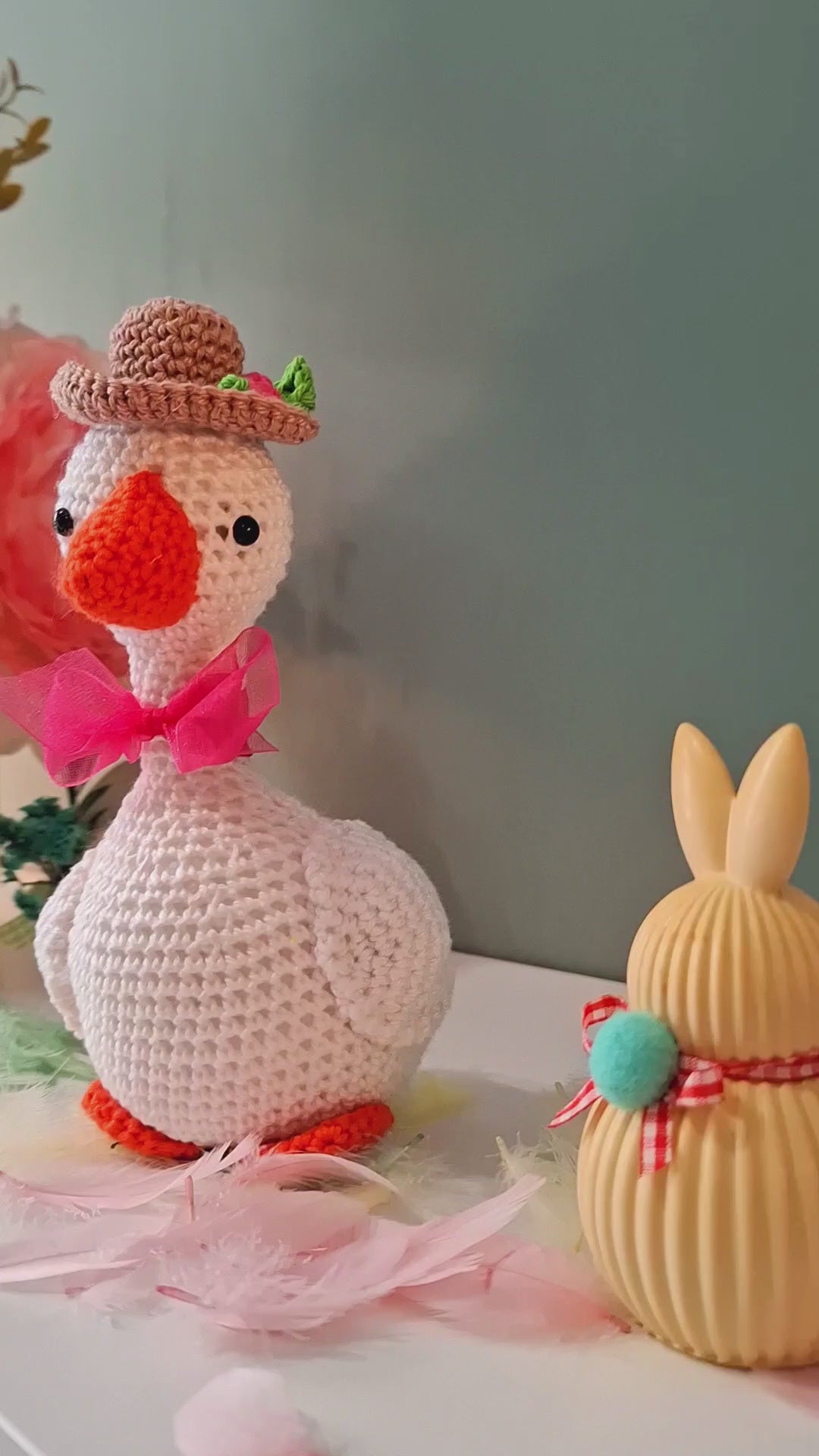 ΠΛΕΚΤΟ ΠΑΠΑΚΙ ΜΕΣΑ ΣΕ ΠΑΣΧΑΛΙΝΗ ΚΟΥΠΑ